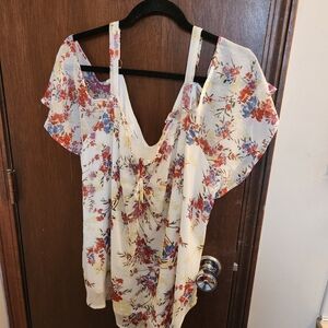 Women's Maurices 1X floral off shoulder top. NWT